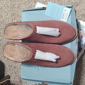 Brand New in Box Toms Leila Mule Muscat Suede/Tassel Women's Size 12